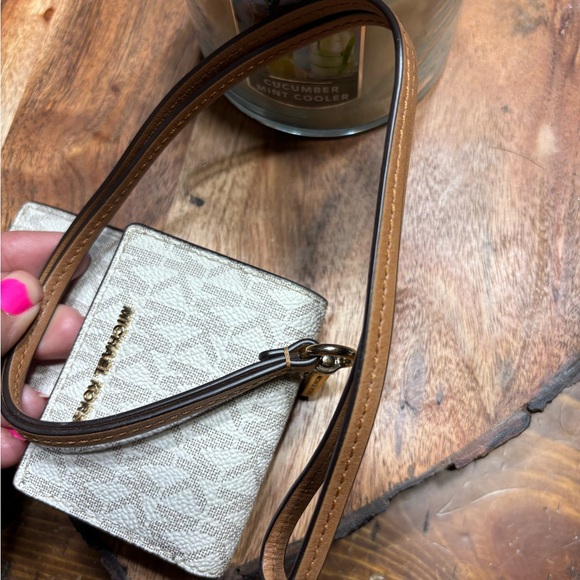 Michael Kors Beige Id lanyard - Picture 5 of 5